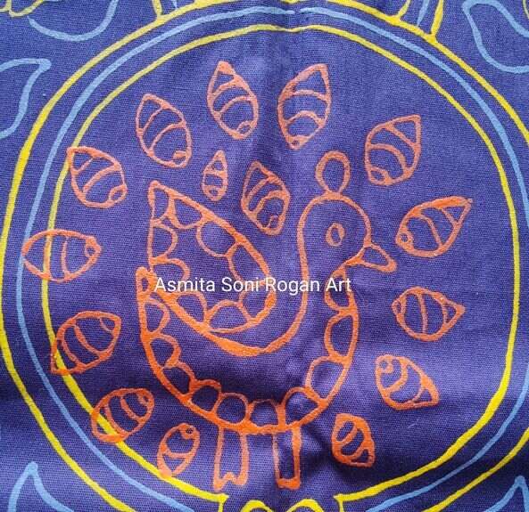 The left side orange colour line overlapping the circle