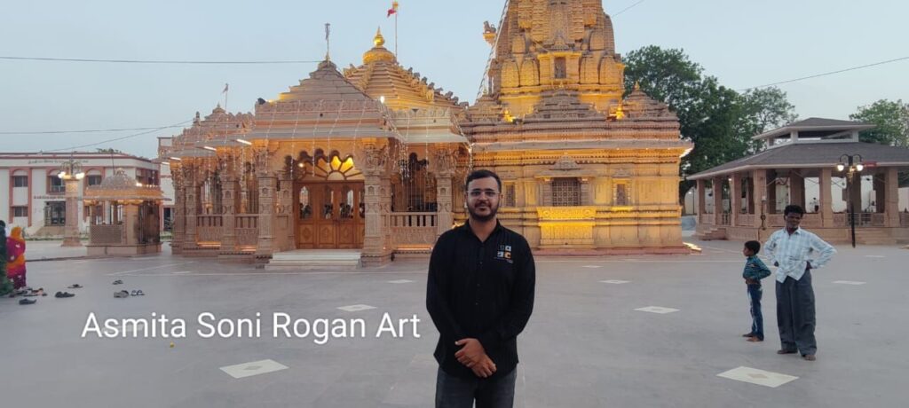 Full moon dawn worship in Mata Ashapura temple 