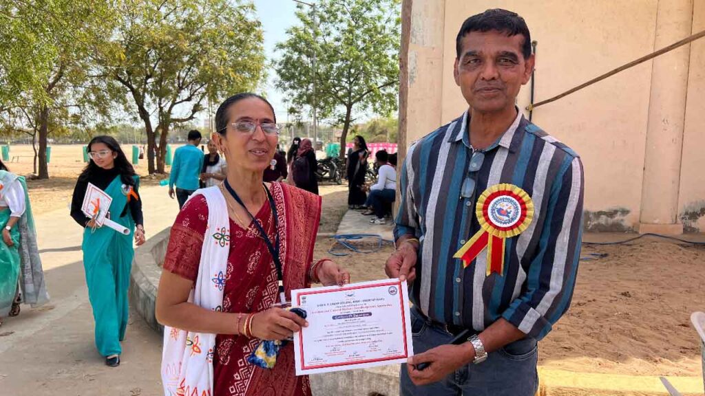 Asmita Soni has presented research papers and formal documentation on Rogan art at Kutch University